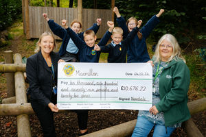 Head Teacher Rachel Cook, Gracie-Mae Thompson 10, Theo Hawley 8, Harry Attwood 7, Eva Baker 9 and Carole Green from Macmillan..