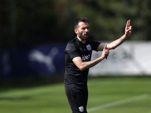 Supporting image for story: Tony Pulis backs Carlos Corberan to succeed at West Brom