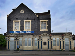 Supporting image for story: '1,000 jobs could go' - 230 West Midland pubs could shut next year due to rising business rates, says industry body