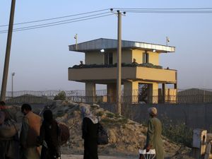 Supporting image for story: US says around 1,500 Americans remain in Afghanistan