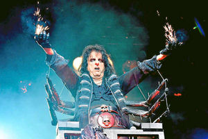 Supporting image for story: Alice Cooper urges his fans to dress to excess in Wolverhampton