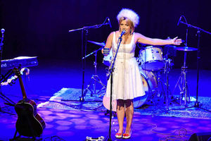 Supporting image for story: Sky is the limit as talented Shropshire singer Heidi Browne launches new album