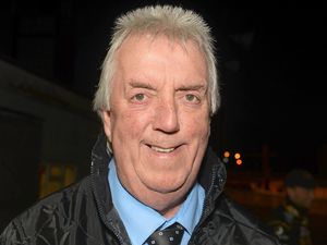 Supporting image for story: Wolverhampton Wolves are expecting another close encounter