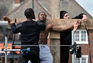 Actor playing a criminal who was crucified next to Jesus