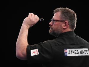 Supporting image for story: James Wade holds off Gian van Veen to reach Matchplay semi-finals