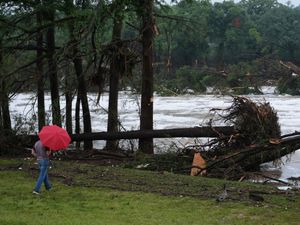 Supporting image for story: At least six dead and 20 children missing in Texas after severe flash flooding