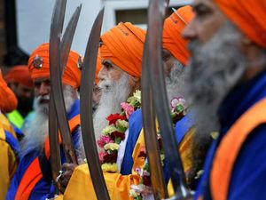 Supporting image for story: Thousands of Sikhs take to the streets for Vaisakhi