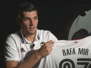 Supporting image for story: Who is Rafa Mir? The lowdown on Wolves' new number nine