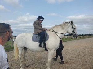 Supporting image for story: Facebook plea sees 92-year-old man return to the saddle for last time