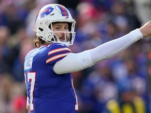 Supporting image for story: Buffalo Bills bounce back to beat Denver Broncos and progress in NFL play-offs
