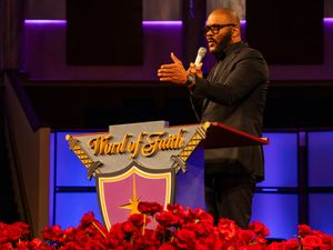 Supporting image for story: Memorial service held for Grammy-nominated R&B singer Angie Stone