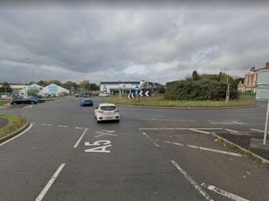 Supporting image for story: Occupants of car involved in fatal crash left scene in another vehicle - police