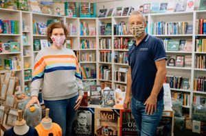 Lowri Roberts of Siop Cwlwm and Paul Newman from Be a better fish business club