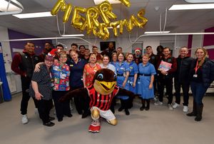 Walsall FC players visit Walsall Manor Hospital.