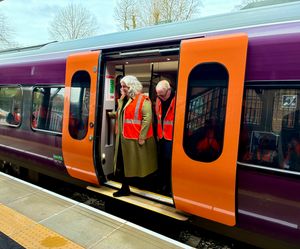 Transport Secretary Heidi Alexander and West Midlands Mayor Richard Parker stepping off a train at Kings Heath Station. PIC: Gurdip Thandi LDR