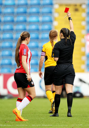Kelly Darby sent off (Getty)
