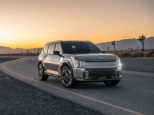 Supporting image for story: Kia tops EV9 line-up with sporty GT model