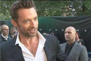Supporting image for story: Hugh Jackman does robot dance at Real Steel premiere