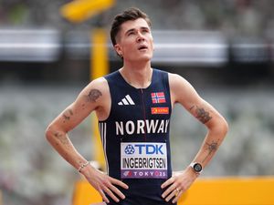Supporting image for story: Josh Kerr cruises through as Jakob Ingebrigtsen goes out in 1500m shock