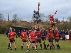 Supporting image for story: DK in charge ahead of league lockdown