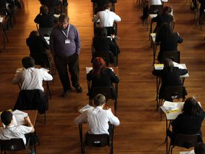 Supporting image for story: English GCSE students have ‘too many exams’, exam board says