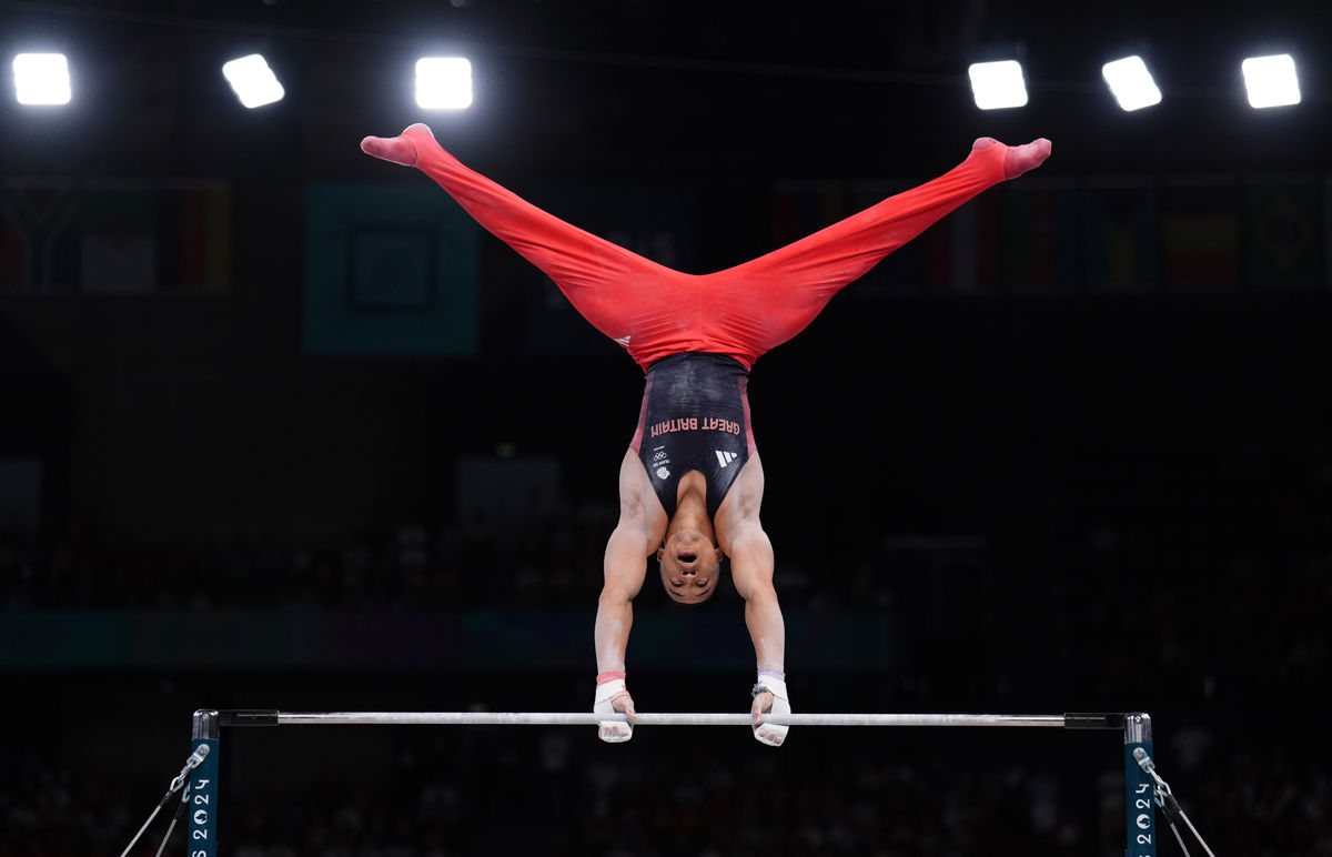 Impressive Joe Fraser rebounds from fall to reach world high bar final Impressive Joe Fraser rebounds from fall to reach world high bar final