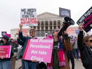 Supporting image for story: Abortion numbers rise in US although fewer women travel out of state