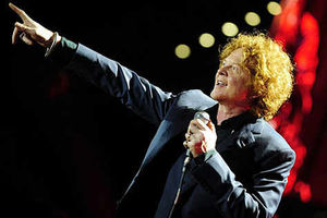 Supporting image for story: Simply Red gig sells out