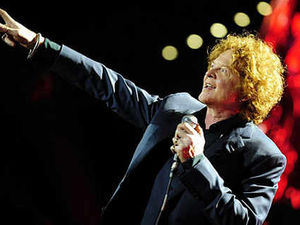 Supporting image for story: Simply Red gig sells out