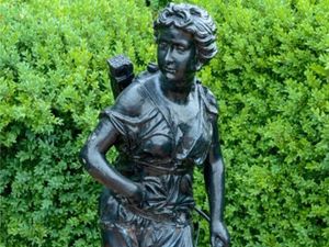 Supporting image for story: 6ft statue of Roman goddess stolen from property in Ludlow