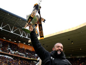 Supporting image for story: Nuno signs new Wolves contract