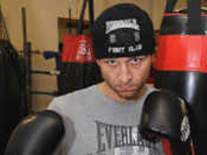 Supporting image for story: New pro's vow to late father