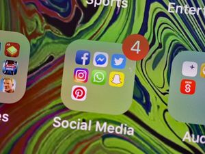 Supporting image for story: WhatsApp service to provide answers to coronavirus questions