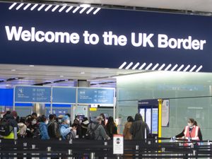 Supporting image for story: Allowing quarantined travellers out of hotel rooms is ‘very risky’ – scientist