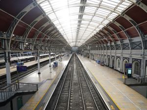 Supporting image for story: Bid for new train service between Wales and London