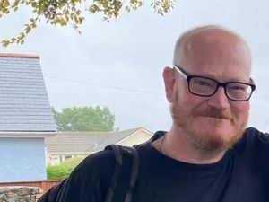 Supporting image for story: Man dies after being ‘pushed down’ escalator at Tube station