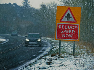 Supporting image for story: Easter weekend weather: Snow and sleet showers spark yellow warning