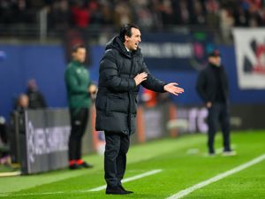 Supporting image for story: Unai Emery eyeing high Champions League finish