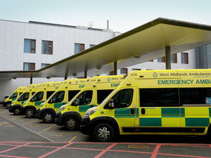 Supporting image for story: 'Significant increase' in ambulance handover delays at hospitals in West Midlands