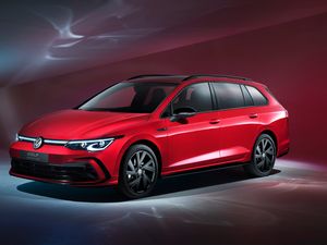 Supporting image for story: Volkswagen reveals practical new Golf estate