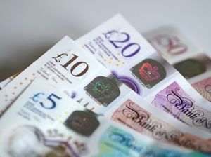 Supporting image for story: Consumer expectations for economy plunge to ‘new low’