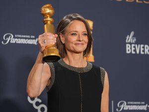 Supporting image for story: Golden Globe winners Jodie Foster and Demi Moore speak on wisdom of ageing