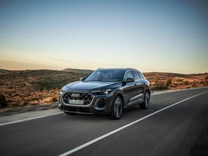 Supporting image for story: Audi’s new Q5 hits the road with new look and hybrid-assisted power