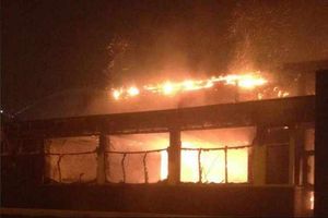 The blazing offices. Twitter picture: @FallingsPark