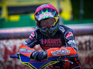 Supporting image for story: Panthers keep Wolverhampton Wolves waiting on play-off fate