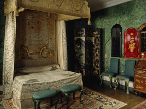 Supporting image for story: Priceless 300-year-old bed to undergo major restoration