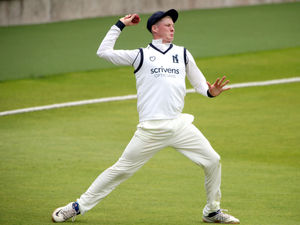 Supporting image for story: Warwickshire all-rounder Dan Mousley signs contract extension 