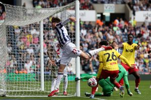 EDITORIAL USE ONLY. No use with unauthorized audio, video, data, fixture lists, club/league logos or 'live' services. Online in-match use limited to 120 images, no video emulation. No use in betting, games or single club/league/player publications