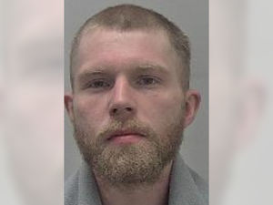 Supporting image for story: Police issue image of suspected robber thought to be in Telford