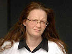 Supporting image for story: Woman admits £1k card fraud